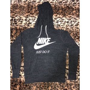 Nike pullover